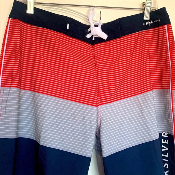 NWOT MENS QUICKSILVER BOARD SHORTS SZ 31  blue red and grey 9” inseam - Picture 2 of 6